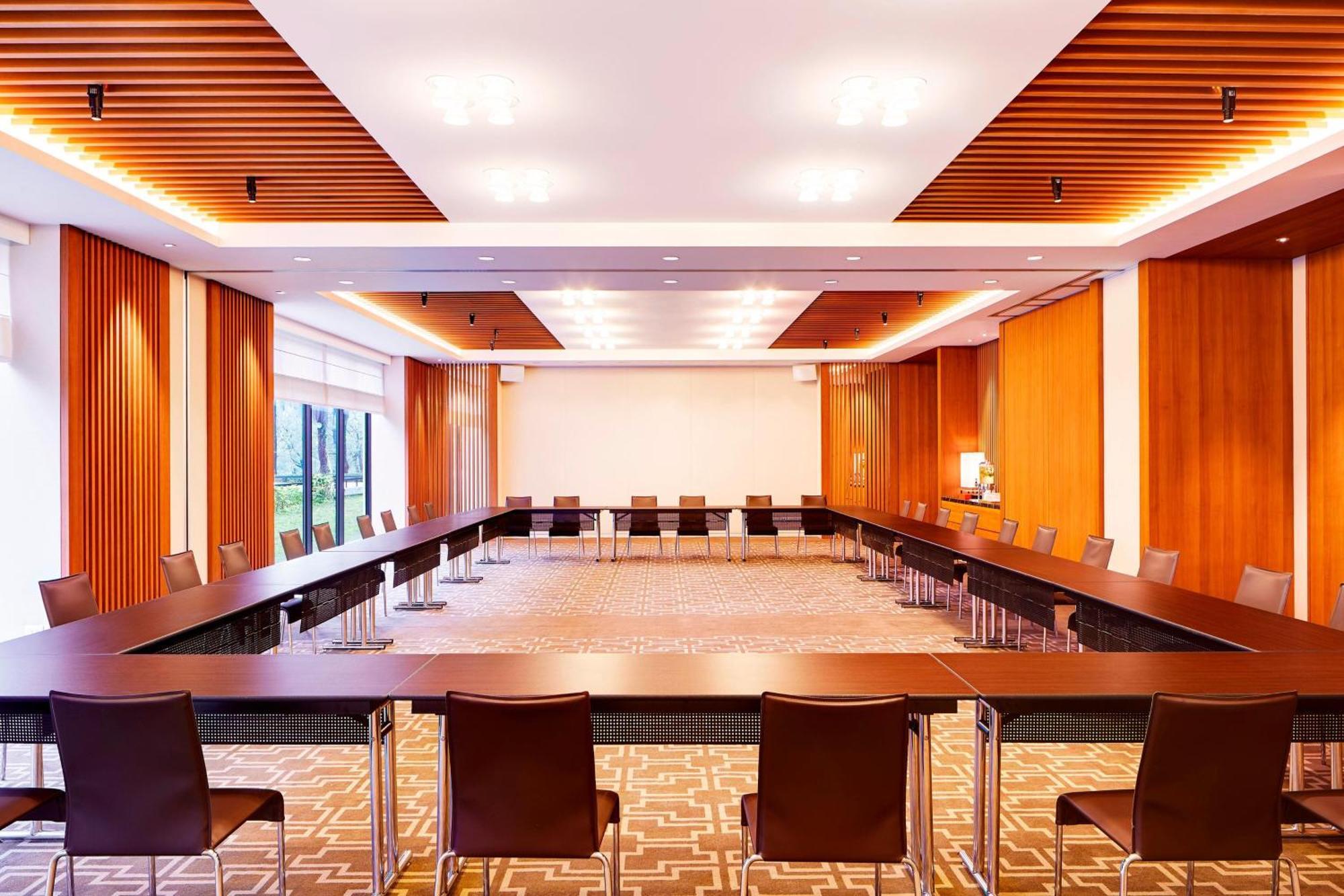The Westin Tashee Resort, Taoyuan Daxi Exterior foto A meeting room at the Swissôtel Grand in Geneva, Switzerland