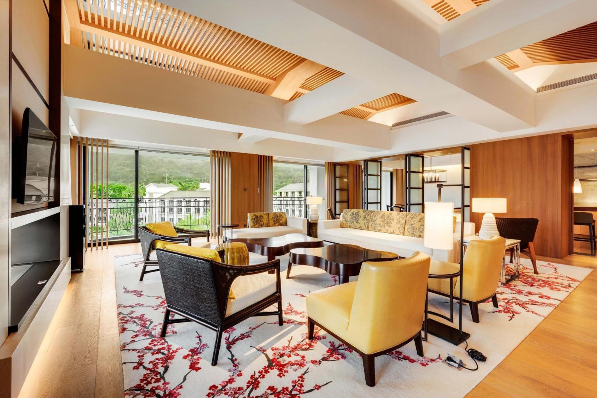 The Westin Tashee Resort, Taoyuan Daxi Exterior foto The Living Room at The Residence, Mandarin Oriental, Hong Kong
